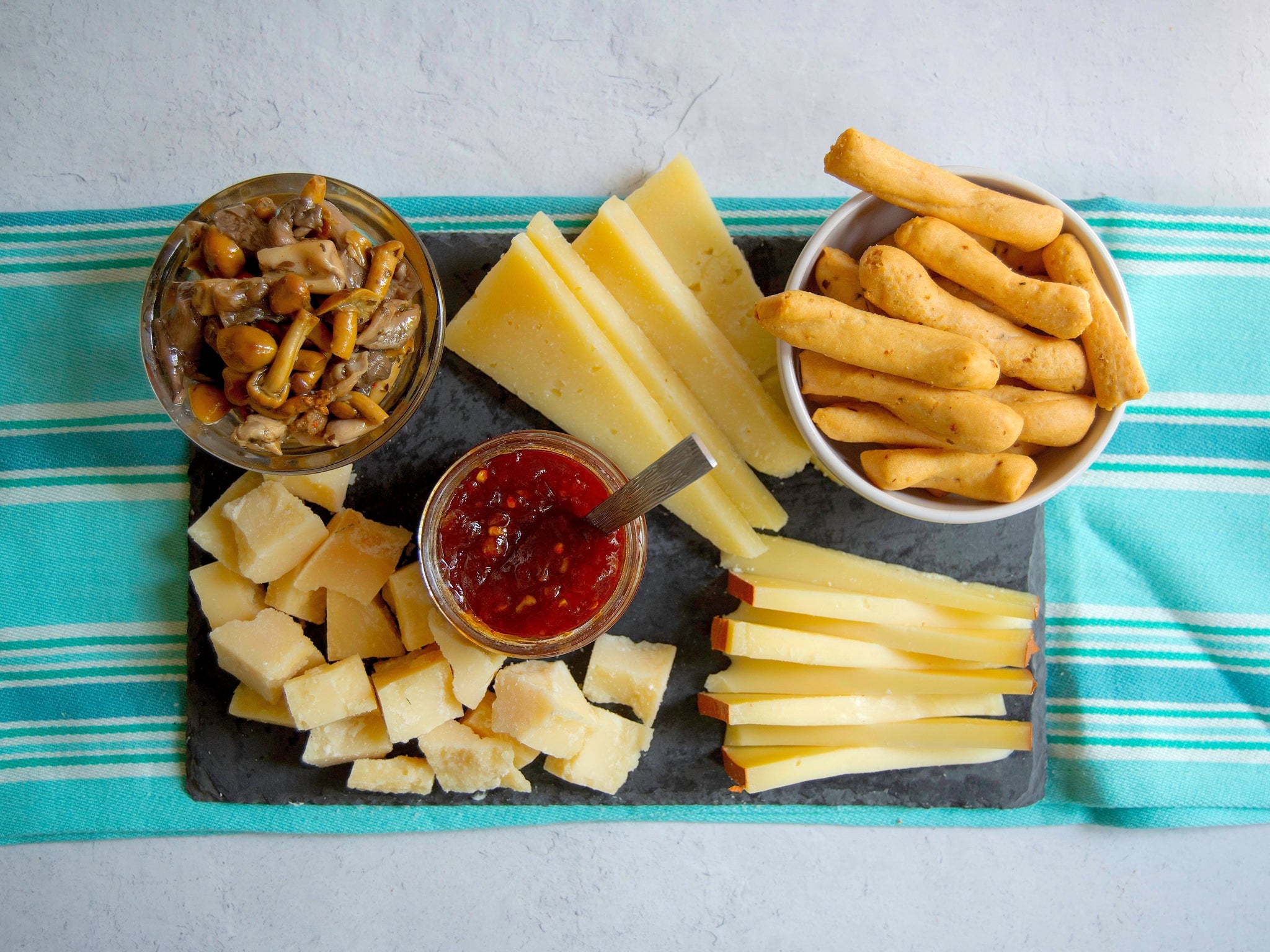 Ferragosto | August 2025 curdbox